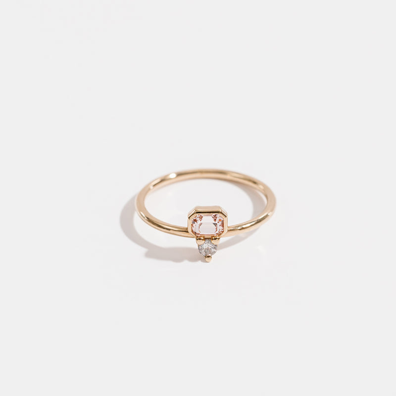 REMI 2.0 Ring w/ Peach Sapphire