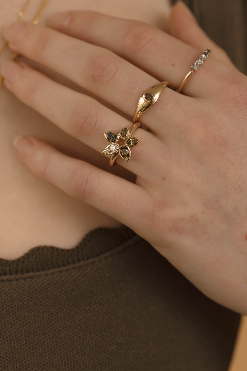 PORT 0.25ct Oval Signet Ring
