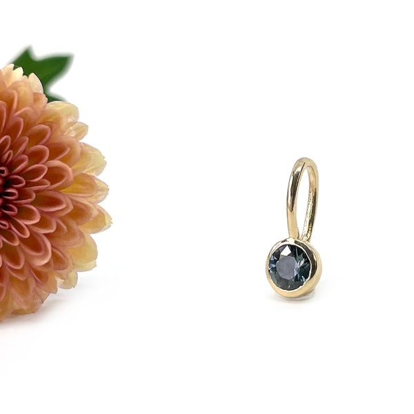 DESI 4mm Teal Sapphire Charm in 14k Yellow Gold